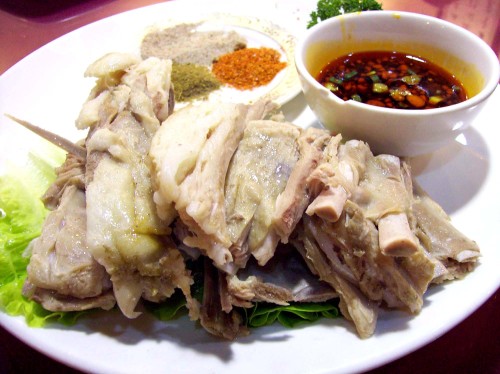 Hand-grasped mutton is a very famous local dish.