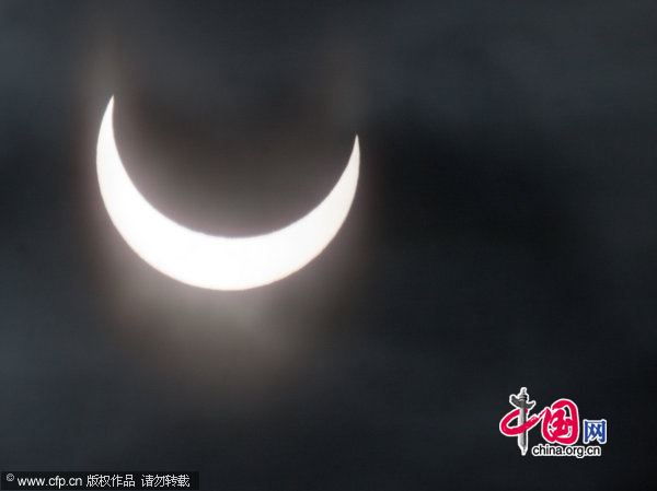 Photo taken on Jan. 4, 2011, shows a partial solar eclipse in Moscow, capital of Russia. [CFP]