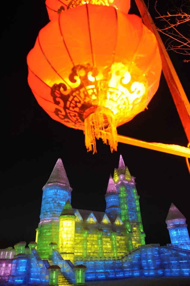 The 27th Harbin International Ice and Snow Festival opened on January 5, 2011 in Harbin, northeast China&apos;s Heilongjiang province, and will last for over one month. [Xinhua]