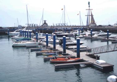 Qingdao Youbang Sailing Club, located on the Donghai Middle Road, was established in 2007.