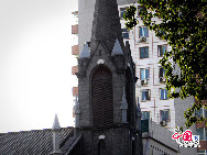 Xizhimen Catholic Church, known as Xitang (West Church) to locals, is one of the six Catholic churches constructed in downtown Beijing. Established in 1723 by the Italian Lazarist missionary Teodorico Pedrini, Xitang was the first non-Jesuit church in Beijing. After Pedrini's death, the church was run by Carmelites, then Augustinians, until it was destroyed in 1811 during a purge of Catholics and missionaries from the city. [Photo by Yu Jiaqi]