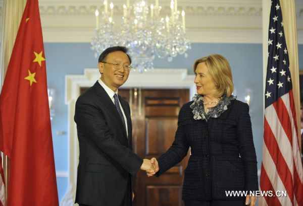 Chinese Foreign Minister Yang Jiechi (L) meets with U.S. Secretary of State Hillary Clinton in Washington D.C., the United States, Jan. 5, 2011.   (Xinhua/Zhang Jun) (zw) 