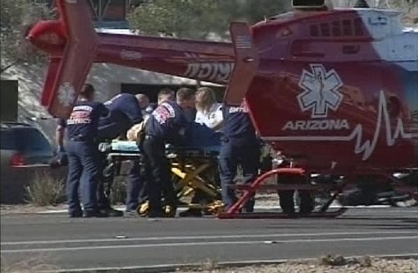 A medical helicopter evacuates victims from a 'Congress on Your Corner' event in Tucson, Arizona, where U.S. Representative Gabrielle Giffords (D-AZ) among others were shot and seriously wounded, in this still image taken from video released on January 8. 2011. [Xinhua]
