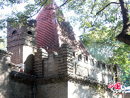 Once called Asbury Church, Chongwenmen Church was the first church constructed by the American Methodist Church in northern China. Originally it was built to hold 400 to 500 people. After several times of renovation, it was completed in 1904. Basically, it keeps the original decoration, though smaller in scale. [Photo by Yu Jiaqi]