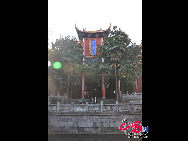 As one of the four biggest Buddhist temples in Hubei Province, the Guiyuan Temple is very famous in Wuhan. It was originally built by a monk named Bai Guang in 1658.It covers an area of 46,900 square meters. There are more than 200 halls in the temple. Most of the buildings, Buddhist sutras, Buddhist Sculptures are in a good state of preservation now.  [Photo by Wang Di]