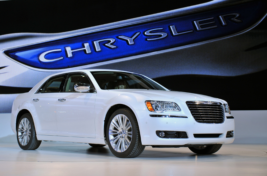 The Chrysler 300 is unveiled at the North American International Auto Show (NAIAS) in Detroit, the United States, Jan 10, 2011. [Photo/Xinhua]