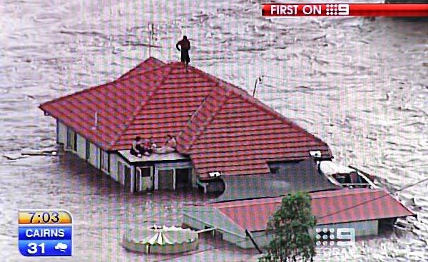 A flash flood hits Toowoomba, Queensland on January 10, 2011. [Xinhua/AFP] 