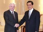 President Hu meets U.S. Defense Secretary