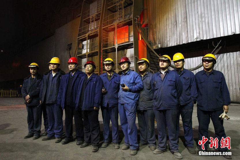 Shougang Group, a heavyweight steel maker in China, announced it had halted all its steel-making operations in the nation&apos;s capital on Jan. 13, 2011. The company has built a 21-square-kilometer new plant in Caofeidian, an islet 220 km east of Beijing in Bohai Bay, to replace Shougang&apos;s old facilities. It was located in Shijingshan District, 17 km away from Tian&apos;anmen, central Beijing. [photo/Chinanews.com]