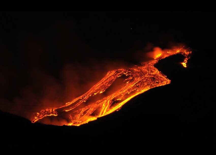 english news 英语新闻-Mount Etna Volcano eru