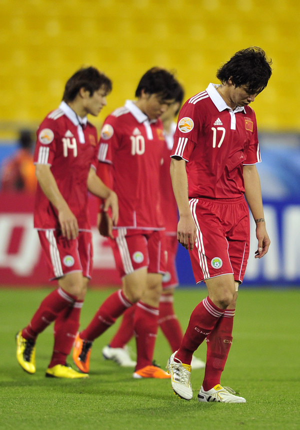 Qatar and Uzbekistan have advanced to the quarterfinals of the Asian Cup football tournament in Doha, after the hosts shut-out Kuwait, 3-0 and Uzbekistan eliminated China with a 2-2 draw. Uzbekistan topped Group A with seven points, one better than Qatar, while China had four and Kuwait ended the tournament.