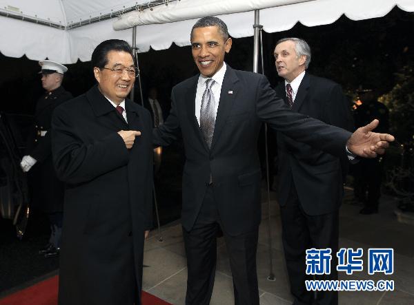Visiting Chinese President Hu Jintao attended a private dinner hosted by U.S. President Barack Obama at the White House Tuesday night.