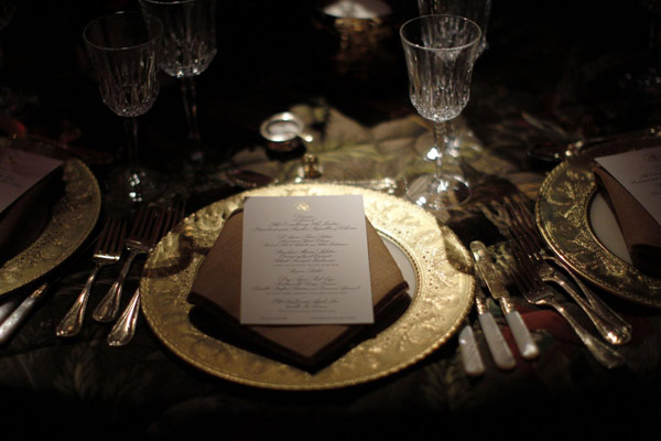 A table setting for the state dinner hosted by US President Barack Obama for President Hu Jintao is shown at the White House in Washington Jan 19, 2011. [China Daily/Agencies]