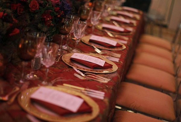 A table setting for the state dinner hosted by US President Barack Obama for President Hu Jintao is shown at the White House in Washington Jan 19, 2011. [China Daily/Agencies]