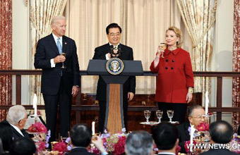Hu attends luncheon hosted by Biden, Clinton