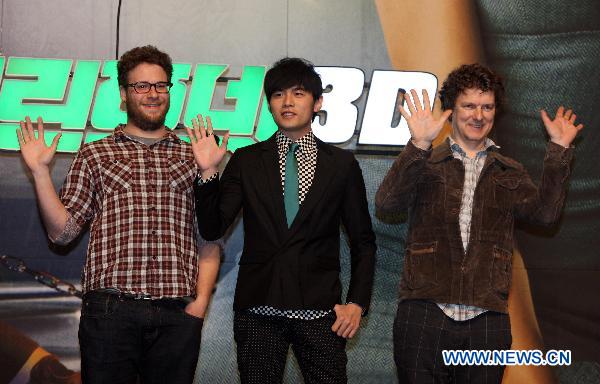 Director Michel Gondry (R),actor Seth Rogen (L) and Jay Chou attend a press conference of the film 'The Green Hornet' in Seoul, South Korea, Jan 19, 2011. 