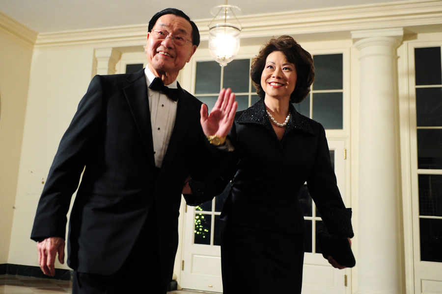 Elaine Chao, Former Secretary of Labor, and James Chao arrive at the White House for a state dinner 19, 2011 in Washington, DC. [Photo/163.com]