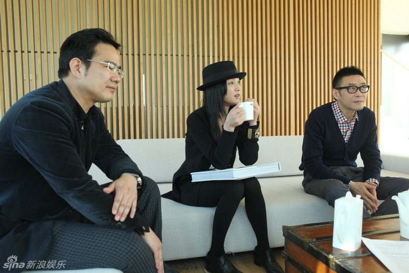 Chinese actress Zhou Xun (center) attends a salon named 'French culture, art and Fashion from 1883 and 1971' in Beijing on January 23, 2011. She expresses her respect for fashion icon Coco Chanel.