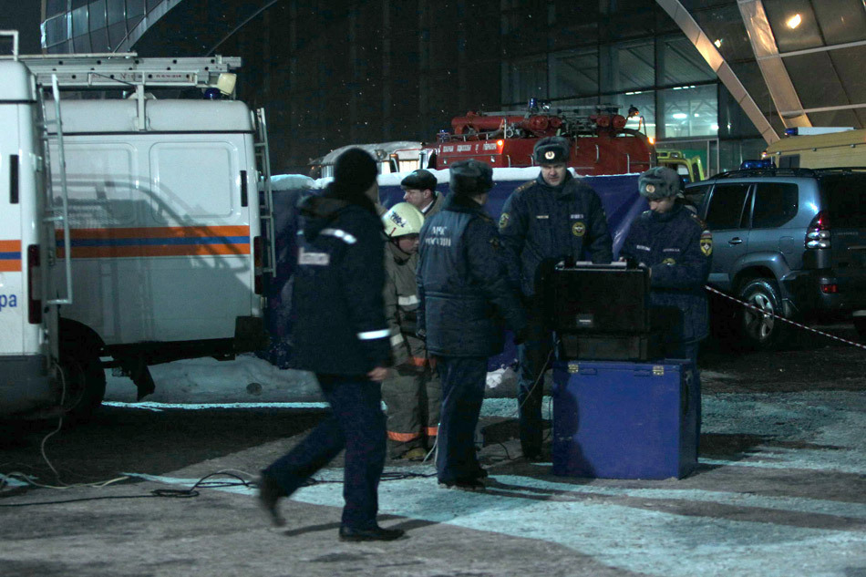 A suicide bomber carrying a suitcase walked into Moscow&apos;s Domodedovo airport and set off a huge explosion Monday, killing 35 people and wounding 180. January 24, 2011. [Photo/Xinhua]