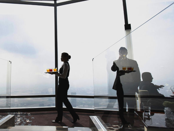 The tallest tower in the world is seen during the opening of &apos;At.Mosphere&apos; the world&apos;s highest restaurant in the Burj Khalifa in Dubai Jan 23, 2011. [China Daily/Agencies] 