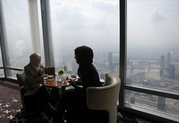 The tallest tower in the world is seen during the opening of &apos;At.Mosphere&apos; the world&apos;s highest restaurant in the Burj Khalifa in Dubai Jan 23, 2011. [China Daily/Agencies] 