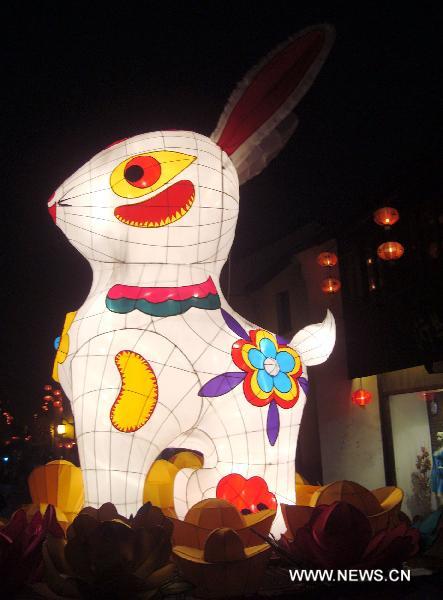 Photo taken on Jan. 23, 2011 shows a 4-meter-high rabbit lantern on Shantang Street of Suzhou, east China's Jiangsu Province. The city is in a festive mood as the Year of the Rabbit in Chinese lunar calendar approaches. 