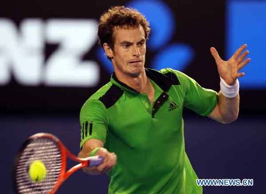 Andy Murray of Britain returns to David Ferrer of Spain during the men's singles semifinal at the 2011 Australian Open tennis tournament in Melbourne, Australia, on Jan. 28, 2011. Andy Murray won 3-1 to enter the final. [Xinhua] 