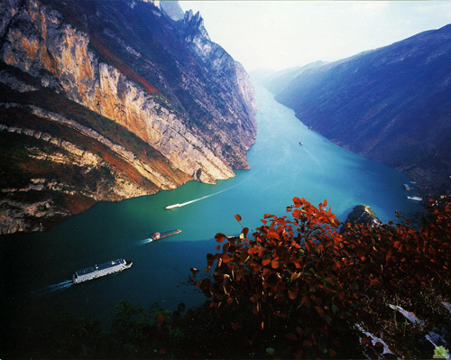 The names of the three Gorges are Xiling Gorge, Wu Gorge and Qutang Gorge. [snjmzl.com]