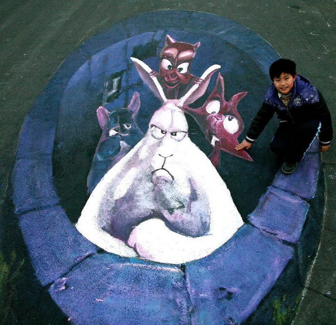 A citizen poses with a 3D street painting at Xuanwu Lake Park on January 30, 2011 in Nanjing, Jiangsu Province of China. [Photo/CFP]