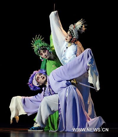 Chinese actors from the Wu Opera Troupe of Zhejiang Province perform at the Havana's National Theater in Havana, capital of Cuba, Jan. 29, 2011. Founded in 1956, the Wu Opera Troupe of Zhejiang has dedicated to rescuing and restoring the Wu opera, the second major theatrical genre in Zhejiang with a history of over 400 years.