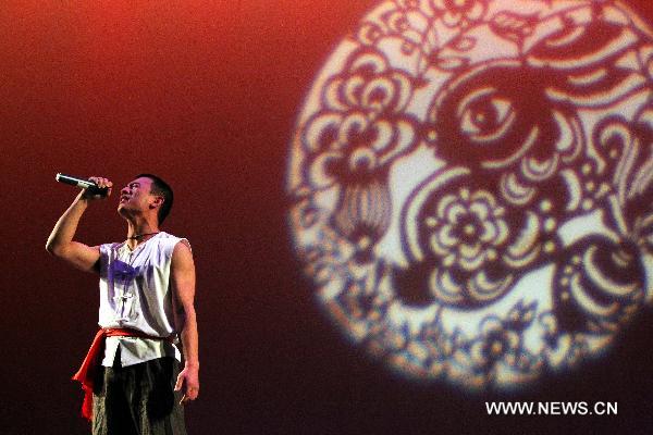 A singer perfroms during the Chinese New Year Gala called 'In Between Springs, Fly Our Dream' held by the Columbia University Chinese Students and Scholars Association in New York, the United States, Jan. 29, 2011.