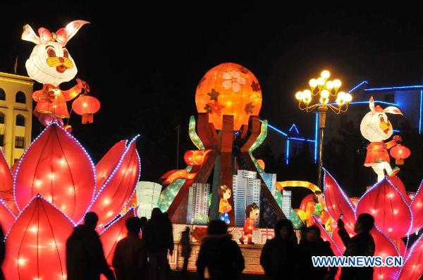 Photo taken on Jan. 31, 2011 shows lanterns at a lantern festival embracing the coming spring festival in Rushan City of east China&apos;s Shandong Province. Series of lanterns were lit up on the opening day of the lantern festival on Monday. [Xinhua]