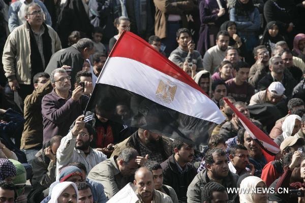 Egyptian demonstrators gather at the Tahrir square in Cairo, capital of Egypt, Feb. 2, 2011. Clashes broke out on Wednesday in the main square of Cairo between supporters and opponents of beleaguered President Hosni Mubarak, according to media reports.