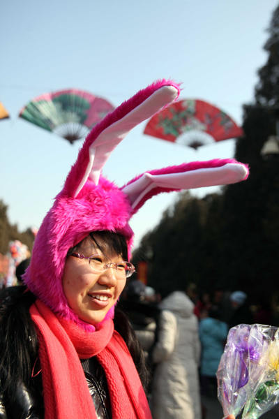 The Spring Festival cultural temple fair is held in Ditan Park, Beijing, capital of China, Feb. 2, 2011. Variety of goods related to bunny are well received by visitors at temple fairs kicked off in Beijing on Wednesday, the Chinese Lunar New Year's Eve. [Xinhua photo]