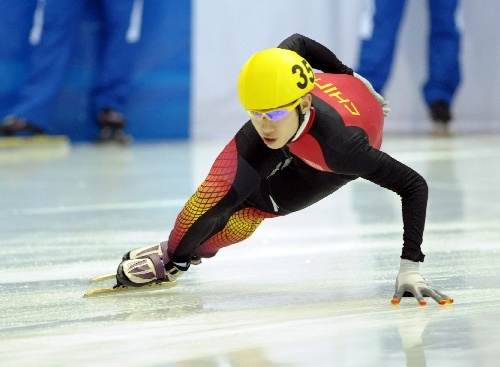 China's Song Weilong won the gold medal of the men's 1000m short track event on Wednesday at the Asian Winter Games. Silver medalist Daisuke Uemura finished 30sec back, while third-placed Sung Si Bak of South Korea was more than a minute off the pace. 