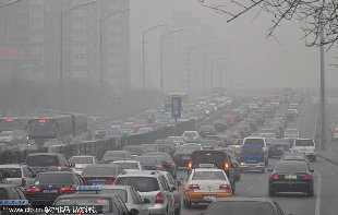 Heavy fog persisted in Beijing for three days. [CFP]