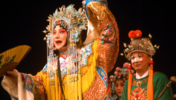 The Central Academy of Drama attracts thousands of aspiring screen actors annually, but this year offered a Peking Opera major for the first time since the school was established in 1950.