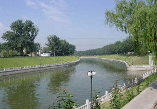 Yuyuantan Park occupies 137 hectares in southern Haidian District. [beijing.cn] 