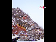 Situated in north China's Xinzhou City of Shanxi Province, Mt.Wutai is crowned as one of four famous Buddhist mountains in China. Presently, there are 95 Buddhist monasteries located nearby Taihuai Town. Mt. Wutai is one of the few religious holy lands for Buddhism in the country, and thus it enjoys a high reputation among priests all over the world. [Mt.Wutai News Center/山西五台山风景名胜区新闻中心]