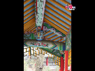The Korean-influenced decor of Dizang Chan Temple is a tribute to a Korean prince Kim Kiao Kak who came to Jiuhua Mountain and meditated for 75 years. According to Buddhist legend, when he died at 99, his body remained intact and looked much like the Bodhisattva Kshitigarbha (Dizang), so he is thought to be the reincarnation of Dizang. [by Johanna Yueh/China.org.cn]