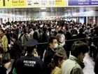 Thousands leave Tokyo over radiation fears