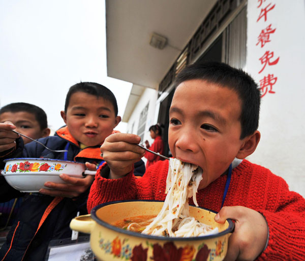 Free lunch for hungry students in S China