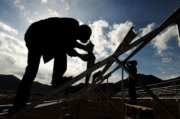 Solar power plant built in Tibet