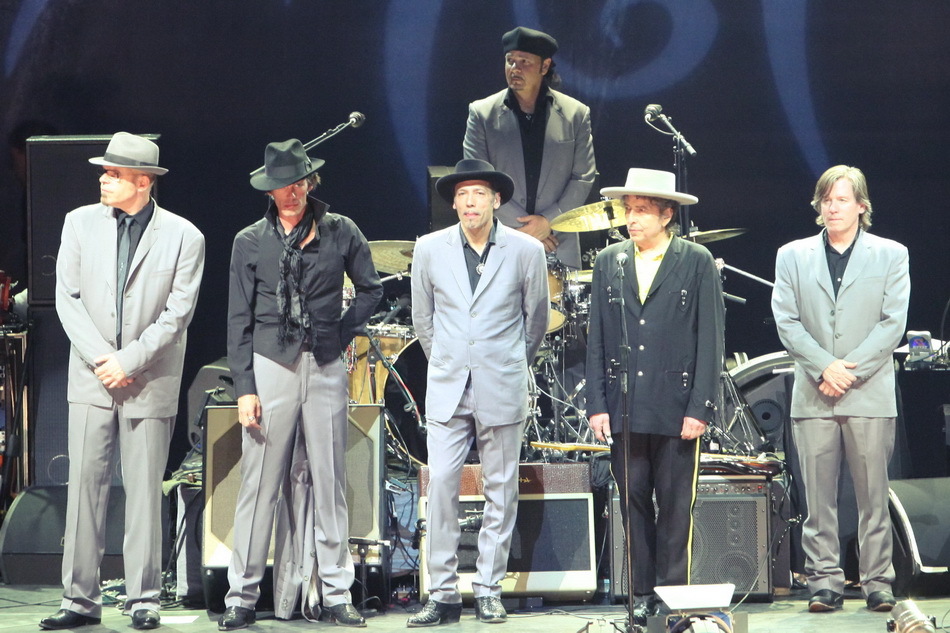 US music icon Bob Dylan kicked off his first China concert on Wendesday night at the Workers' Gymnasium in Beijing. 