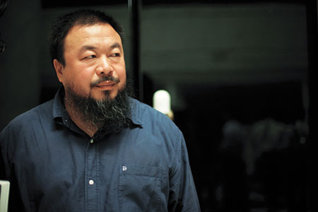 Ai Weiwei, shown in this file picture, has not been seen since Sunday when he was en route to Hong Kong,according to overseas reports.[File photo]