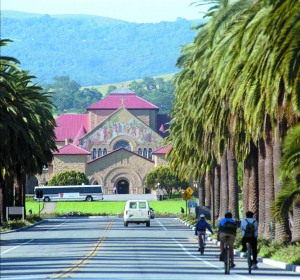斯坦福大学的暑期课程还会提供丰富的课外活动。