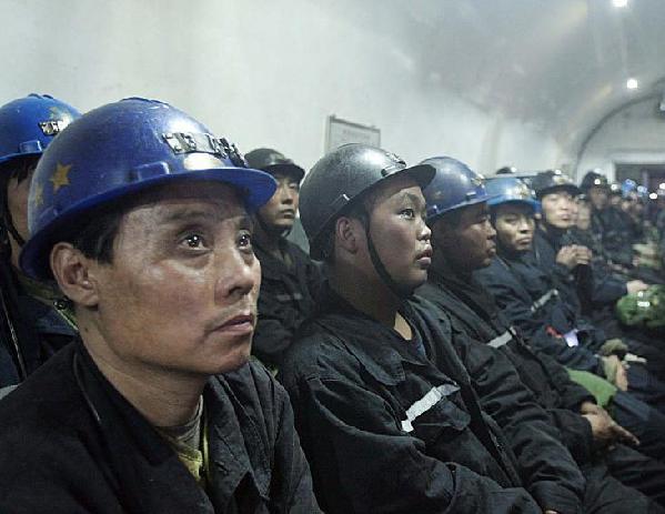  Manned test of coal mine rescue chamber carried out in north China.