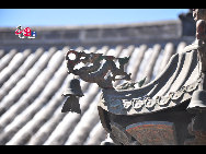Miaofeng Mountain, with its towering peaks rising majestically to a height of more than 1,300 meters, is the major peak in the northern range of the Western Hills. Situated at a distance of about 70 kilometers from downtown areas, its sheer cliffs, jutting crags and tortuous mountain paths make it one of the most renowned scenic spots in northern China. [Photo by Yuan Fang]