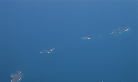 A bird's-eye view of desert islands in the South China Sea. [File photo/China Daily] 