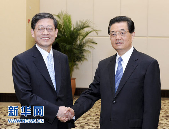 Chinese President Hu Jintao met Kim Hwang-sik, prime minister of the Republic of Korea (ROK), Thursday in China's southern resort city of Sanya.